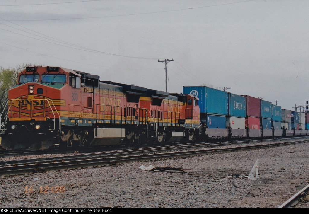 BNSF 833 West